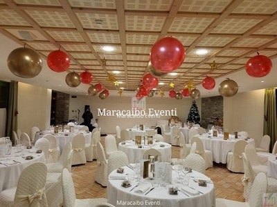 Servizio di Allestimento pranzo cena evento aziendale festa azienda ristorante decorazioni soffitto compleanno cerimonia